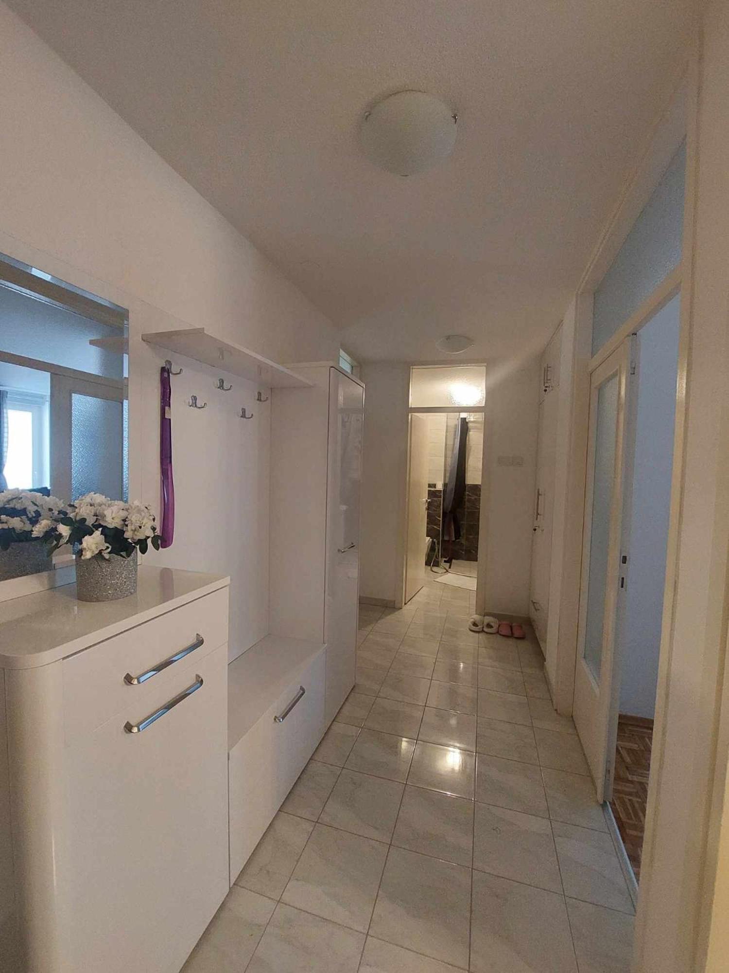 Apartman Adi ヤイツェ エクステリア 写真